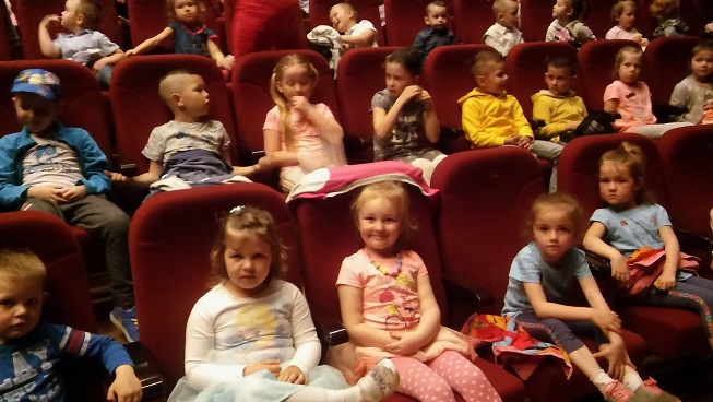 zdjęcie do
														 artykułu: Jedziemy do Teatru