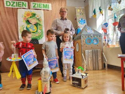 zdjęcie wprowadzające do artykułu: Konkurs Rodzinny - Pojazd Kosmiczny z recyklingu