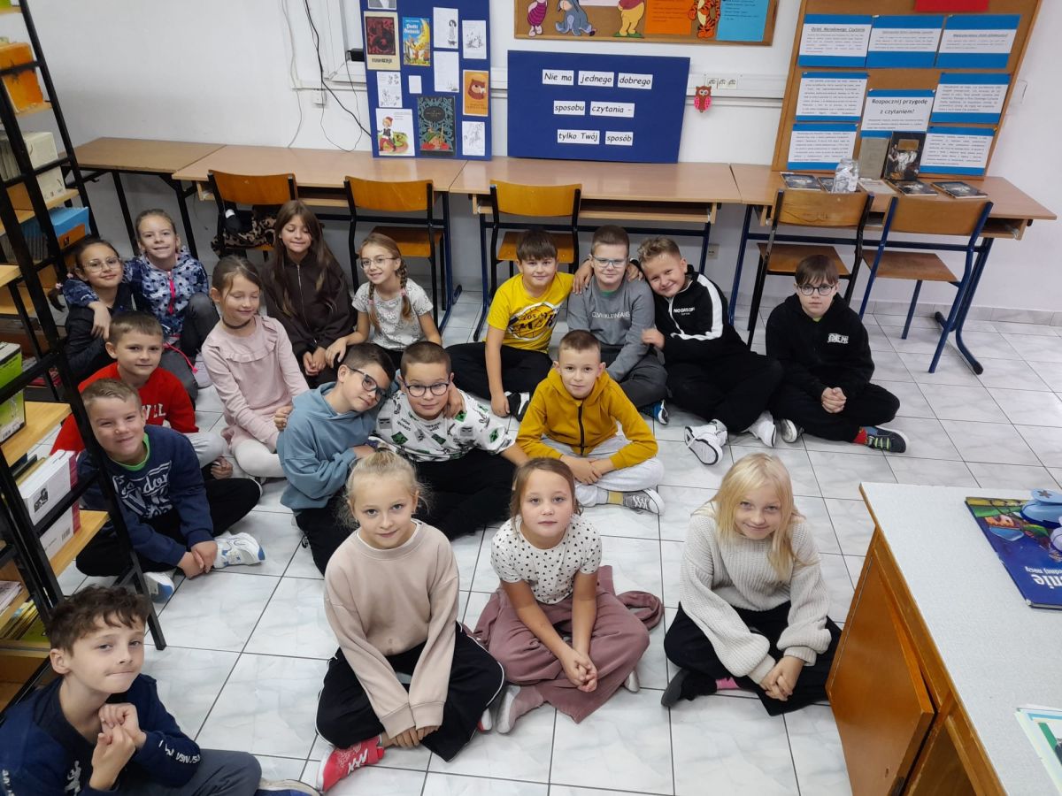 zdjęcie do
														 artykułu: MIĘDZYNARODOWY DZIEŃ GŁOŚNEGO CZYTANIA