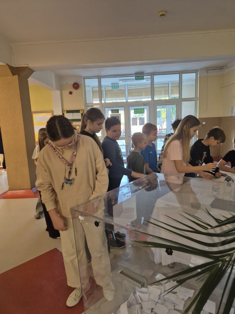 558920905 1219116556909426 1394138916005201614 n