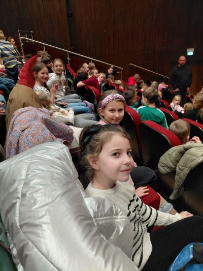 zdjęcie do
														 artykułu: WIZYTA W TEATRZE