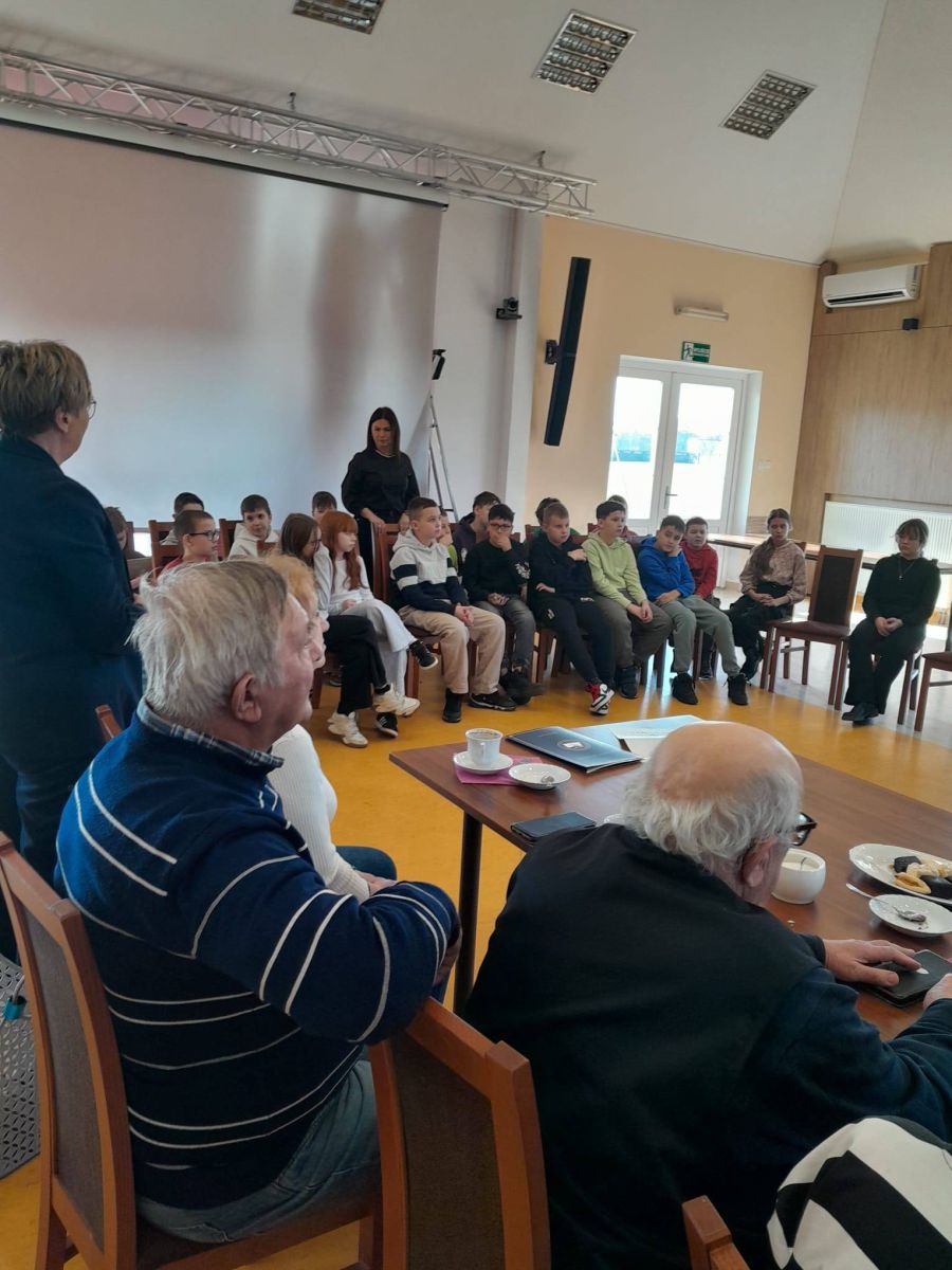 643584983 1337120331775714 5430443289850179904 n